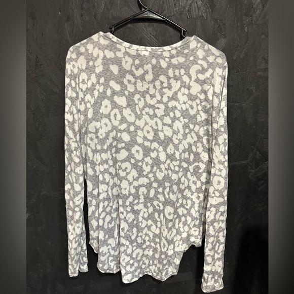 Old navy sweater - Picture 2 of 6